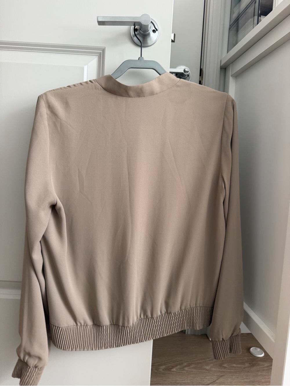 Aritzia Babaton Gilroy Bomber Jacket Taupe Size M - Picture 4 of 8